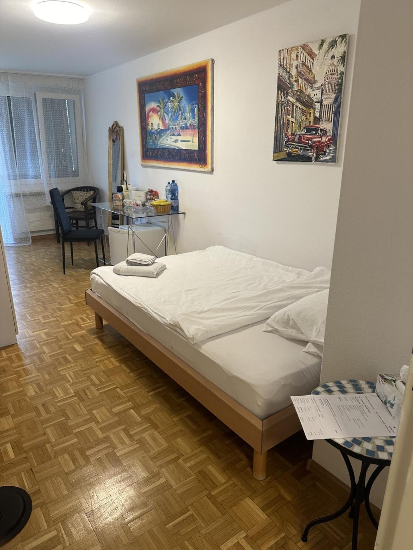 Schoenes Zimmer In Der City Basel Eksteriør bilde